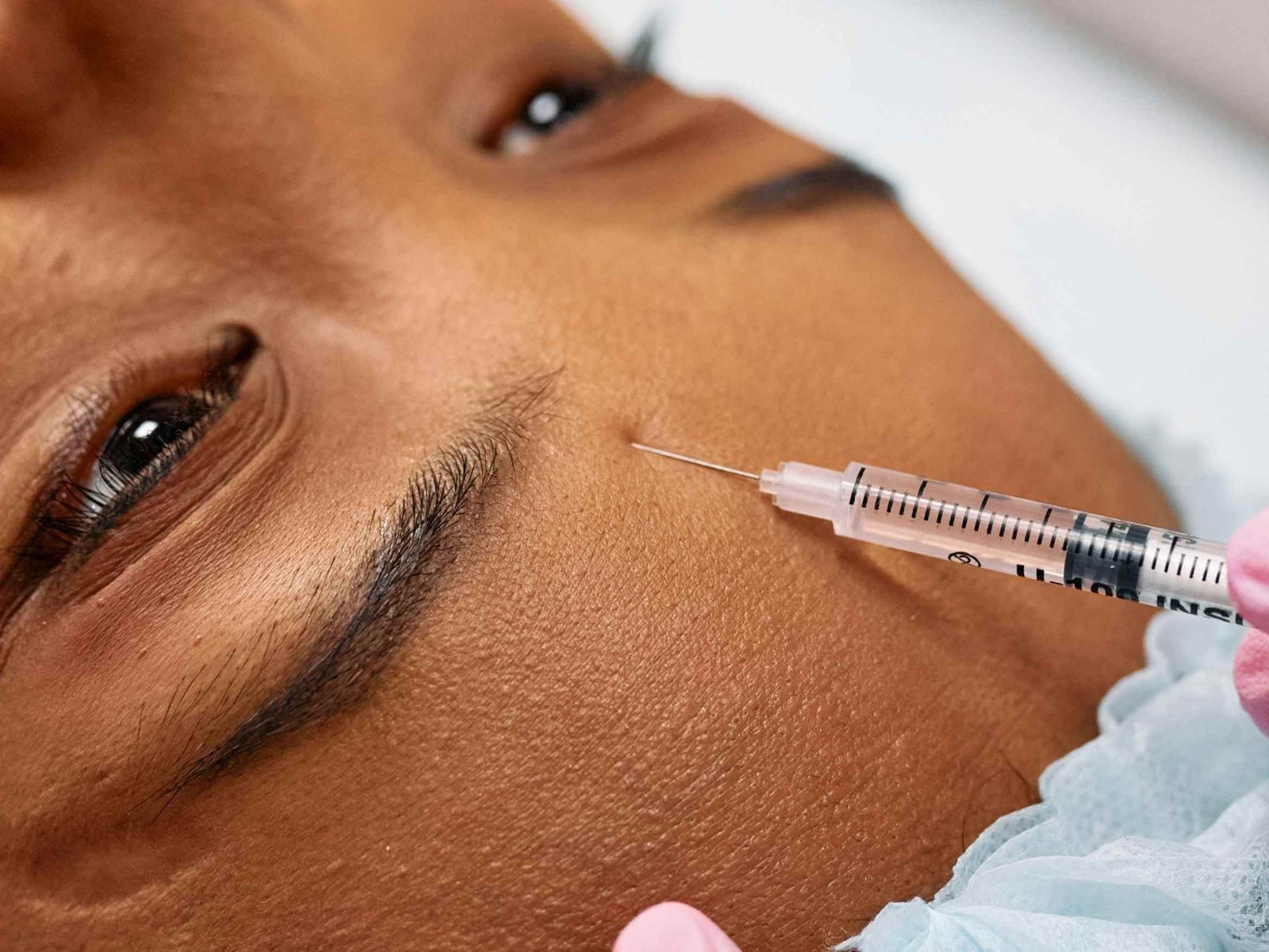 5 dra-teresa-cordero-medicina-estetica-cirugia-facial-armonizacion-calidad-piel-huelva